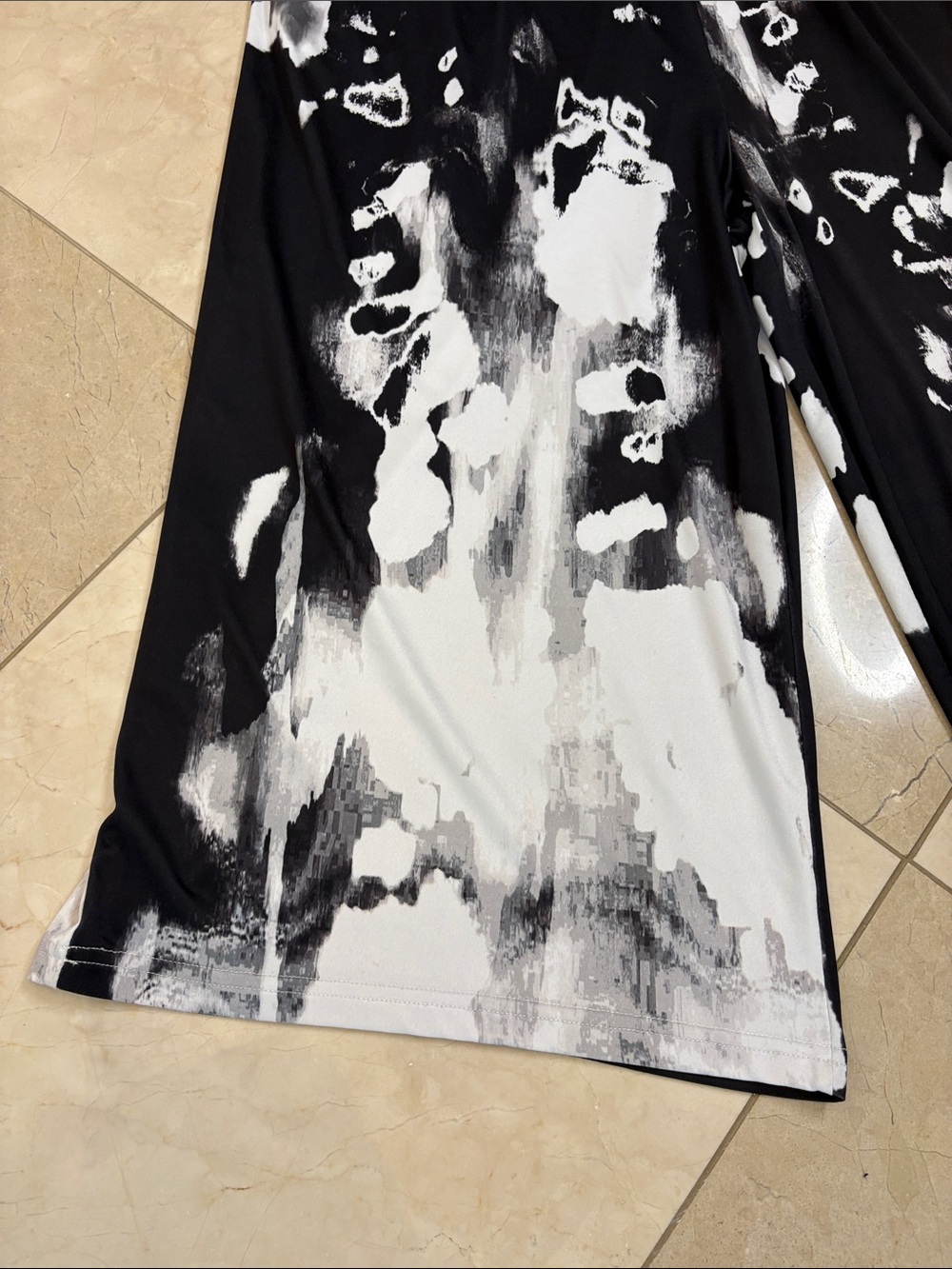 ⭐️ Beyond This Plane - Sleeveless Black & White Tie-Dye Cropped Jumpsuit- 4XL - Picture 6 of 12